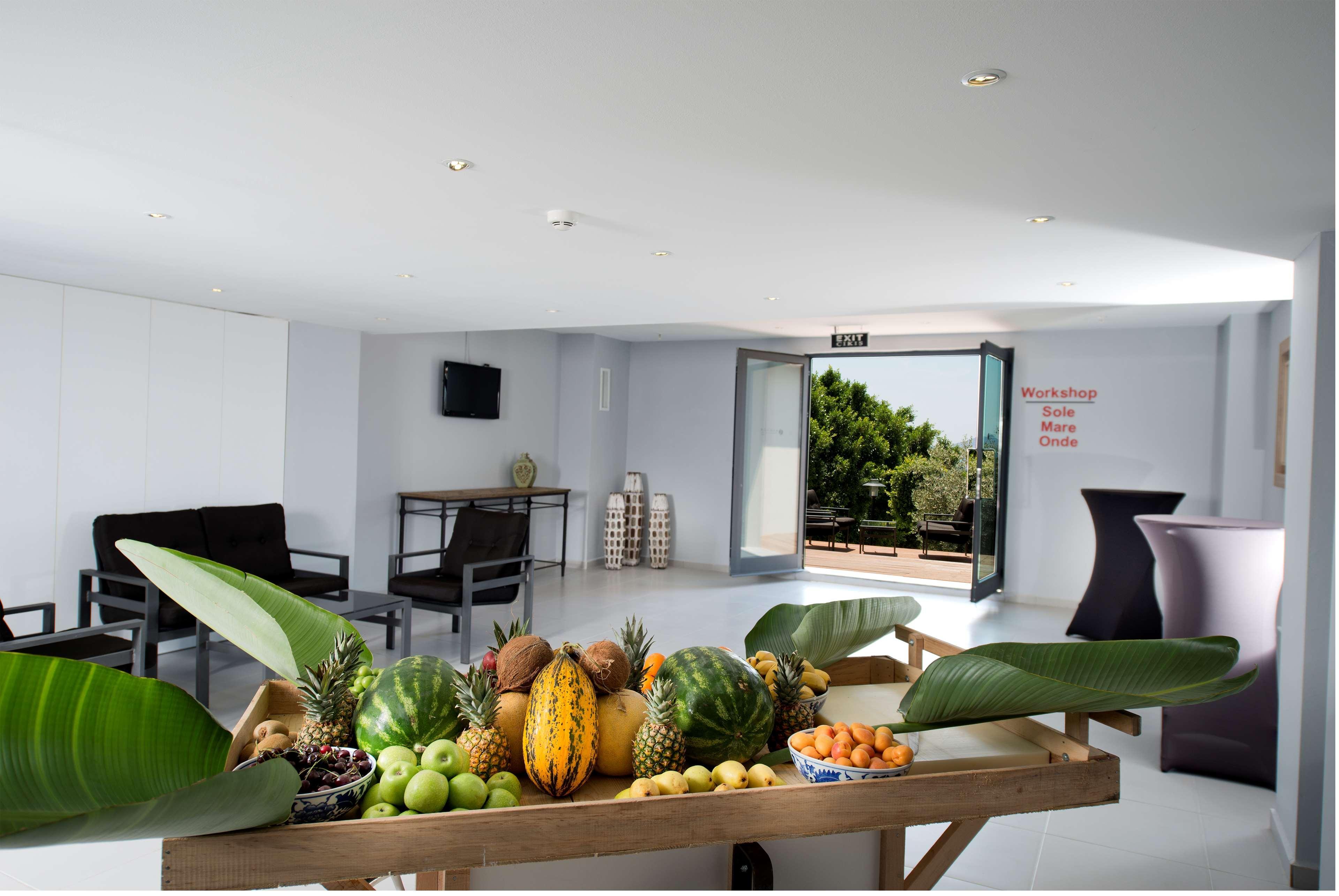 Ramada By Wyndham Bodrum מלון
