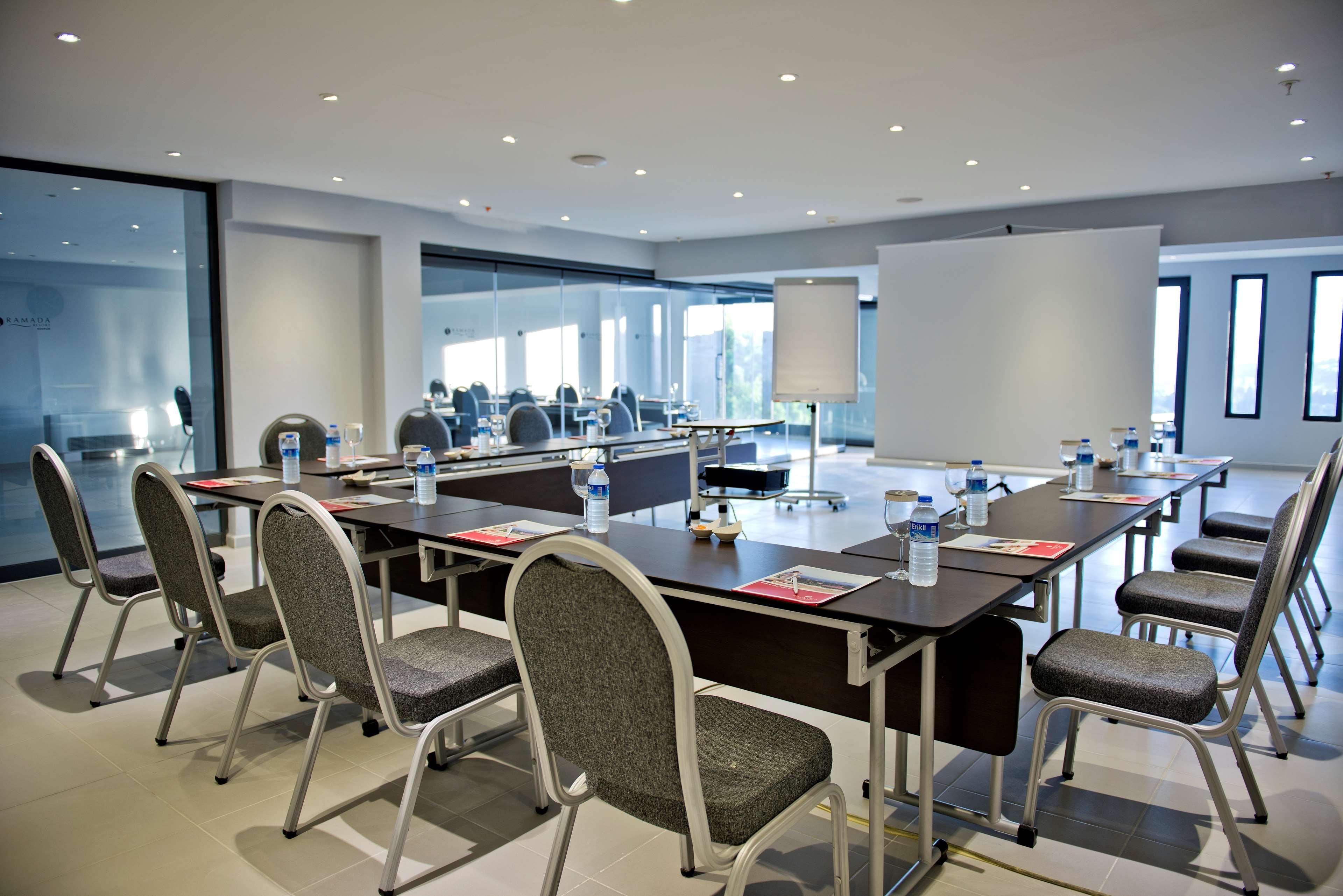 Ramada By Wyndham Bodrum Отель
