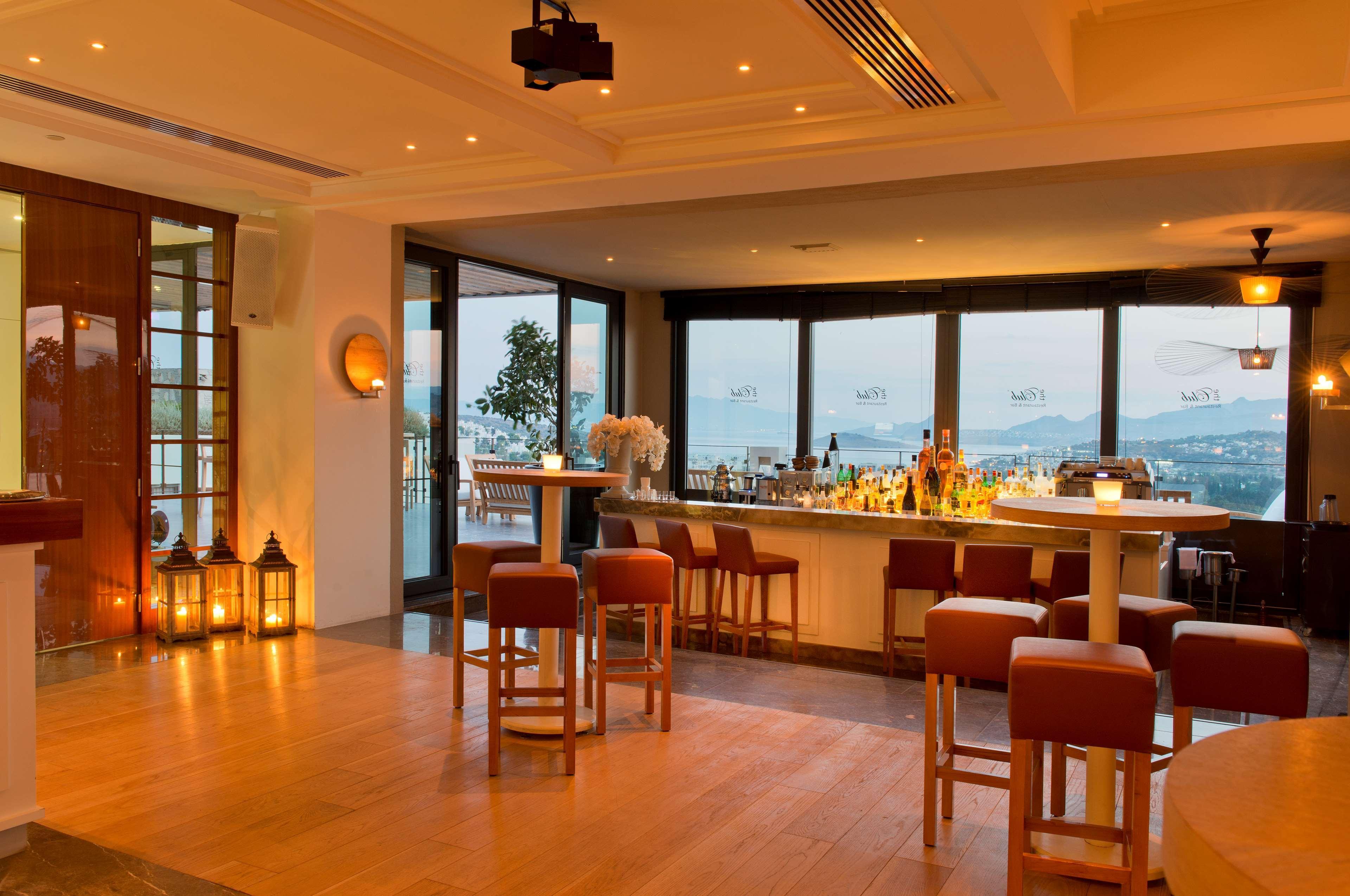 Ramada By Wyndham Bodrum Готель